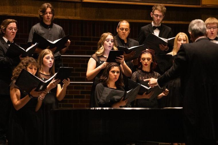 Dr. Romines directs the choir during an October 2023 concert.